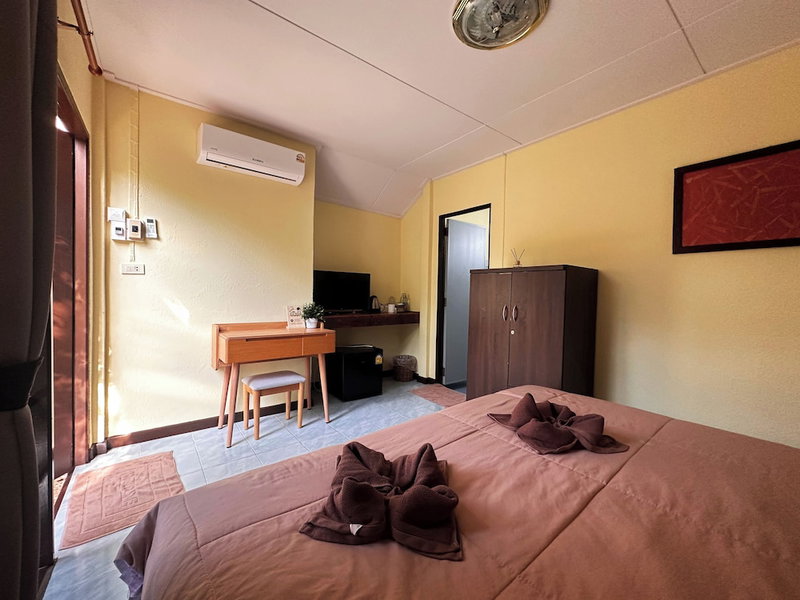 Blue Beach Resort, Sam Roi Yot, Thailand