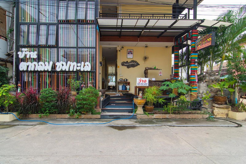 Baan Taklom Chomtalay, Cha Am, Thailand