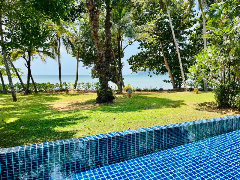 Amatapura Beachfront Villa 14, SHA Certified, Ao Nam Mao, Thailand