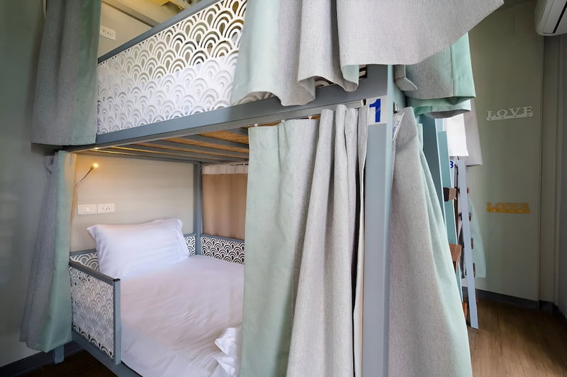 Friends Hostel - Phuket Airport, Sa Khu, Thailand