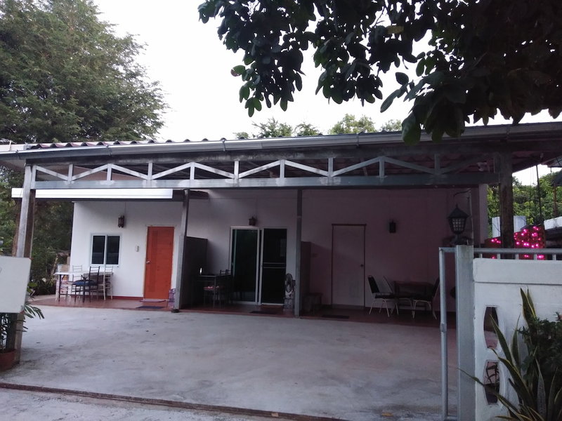 Chomlay Restaurant & Room for Rent, Rayong, Thailand
