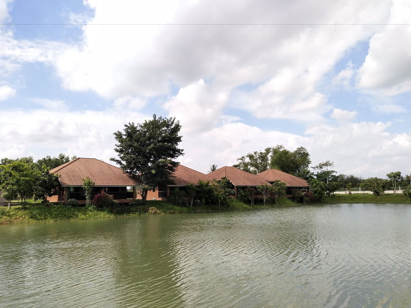 Pirom Lake And Resort, Si Maha Phot, Thailand