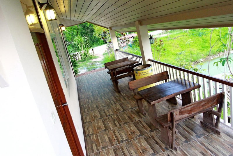 Pirom Lake And Resort, Si Maha Phot, Thailand