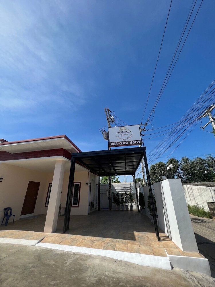 Hotel · Pichapon Resort, Pak Chong