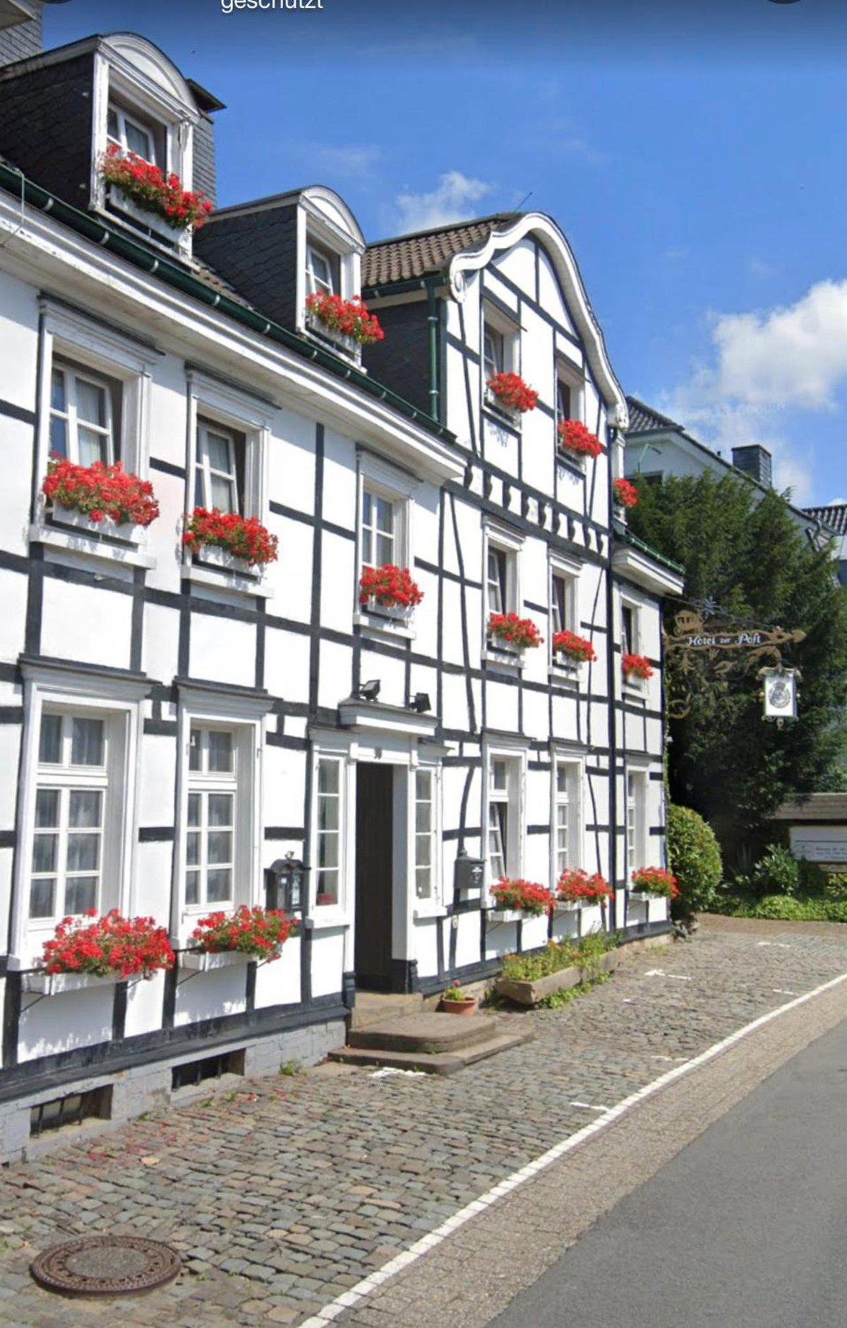Hotel zur Post Dabringhausen - Quiet Business Hotel near Cologne and Dusseldorf Trade Fairs, Germany