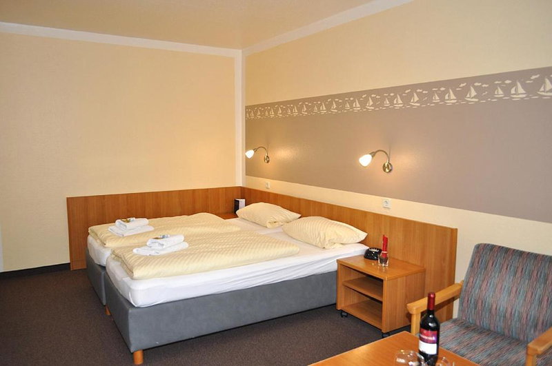 Gästehaus Lietzow & Störtebeker Camp, Lietzow, Germany