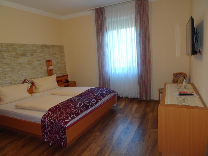 Hotel & Weinstube Restaurant Filling, Frankenthal, Germany