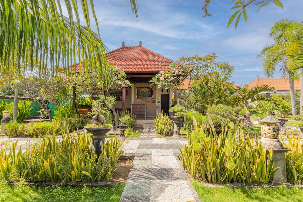 Favorit Bungalows, 인도네시아 공화국