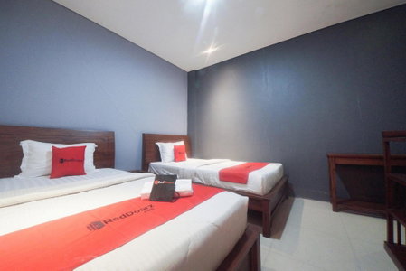 RedDoorz Plus near Green Pramuka Square Mall, Jakarta, Indonesia