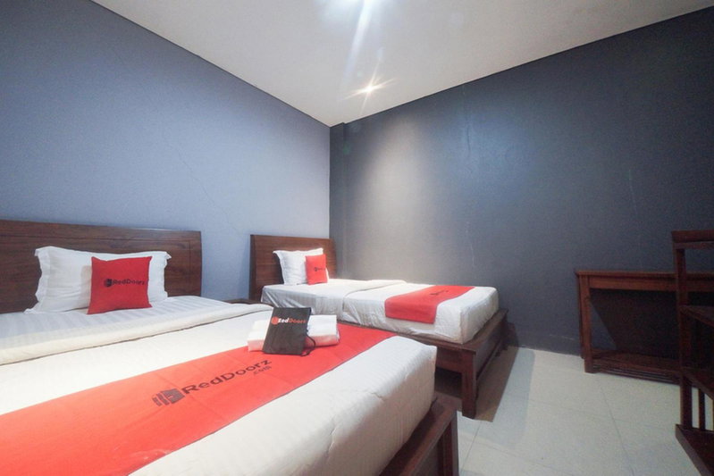 RedDoorz Plus near Green Pramuka Square Mall, Jakarta, Indonesia