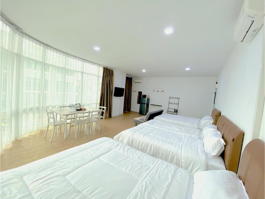CN Homestay B2 Floor 2 at Nagoya Hill Mall, Nagoya, Indonesia
