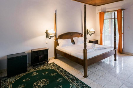 Urbanview Hotel Ananda Beach Sanur, Sanur, Indonesia