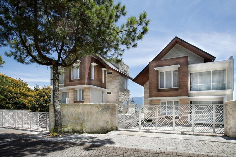 Azcarya Villa, Batu, Indonesia