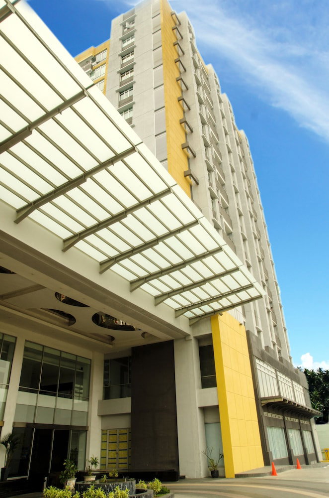 Royal Suite Condotel, Indonesia