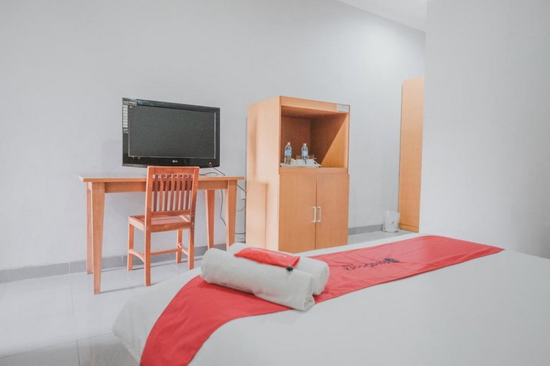 RedDoorz Premium @ Jalan Pal 10 Jambi, Jambi, Indonesia