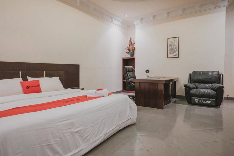 RedDoorz Premium @ Jalan Pal 10 Jambi, Jambi, Indonesia