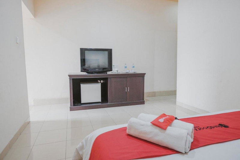RedDoorz Premium @ Jalan Pal 10 Jambi, Jambi, Indonesia