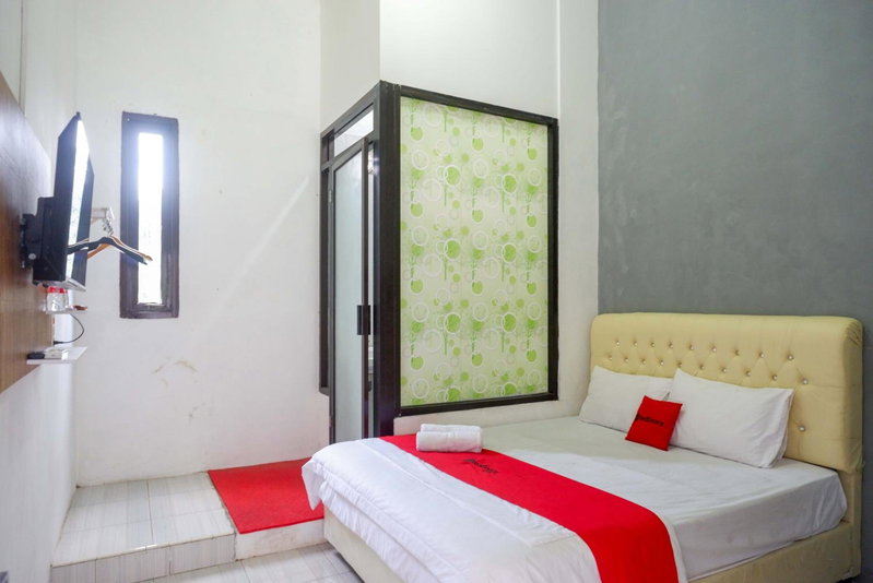 RedDoorz Syariah near Alun Alun Kajen, Pekalongan, Indonesia
