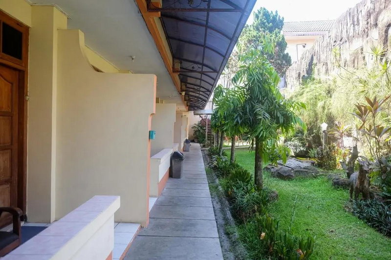 RedDoorz Plus @ Laweyan, Solo, Indonesia