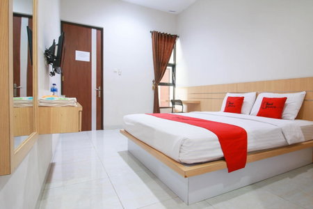RedDoorz Syariah near Universitas Jenderal Soedirman, Purwokerto, Indonesia