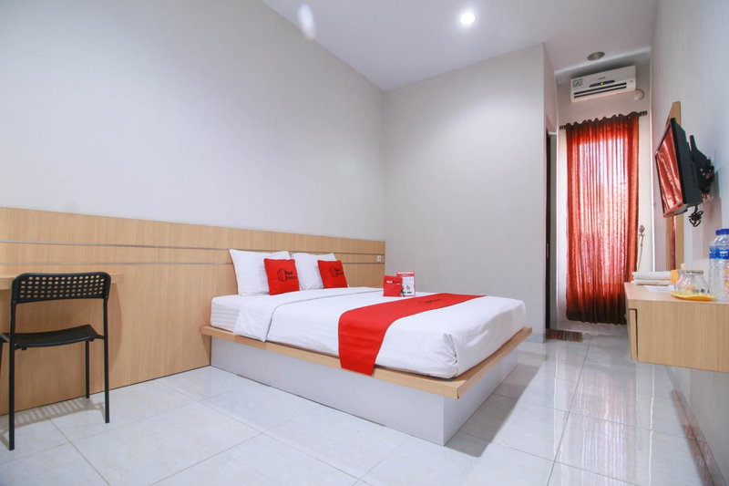 RedDoorz Syariah near Universitas Jenderal Soedirman, Purwokerto, Indonesia