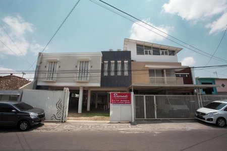 RedDoorz near Museum Angkut Batu 2, Malang, Indonesia