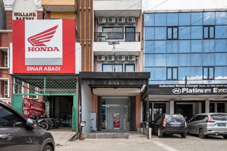 RedDoorz near Tanjung Duren 2, Jakarta, Indonesia