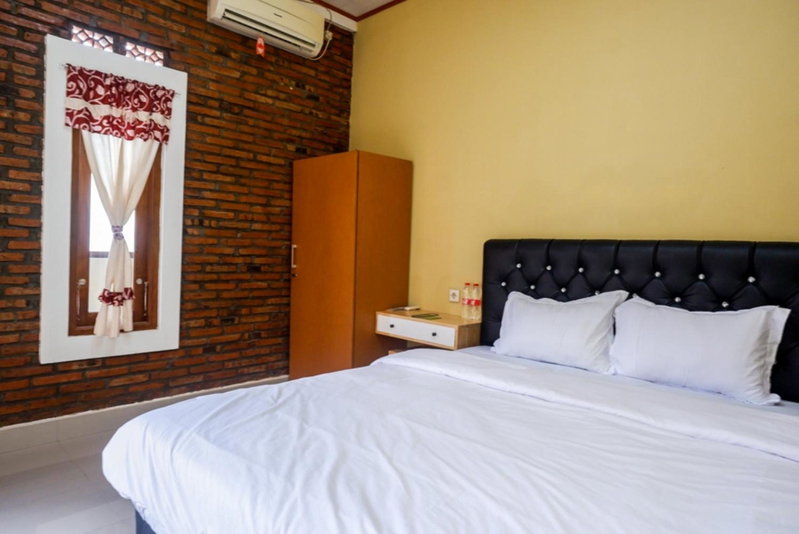 Urbanview Hotel Telu Wolu Monjali by RedDoorz, Yogyakarta, Indonesia