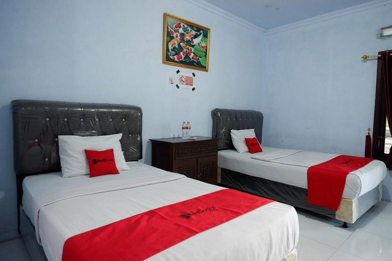 RedDoorz Syariah near Stasiun Pekalongan 3, Pekalongan, Indonesia