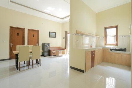 IDR Green Guest House Syariah Mitra RedDoorz, Solo, Indonesia