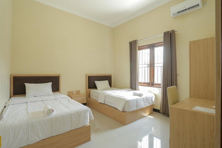IDR Green Guest House Syariah Mitra RedDoorz, Solo, Indonesia