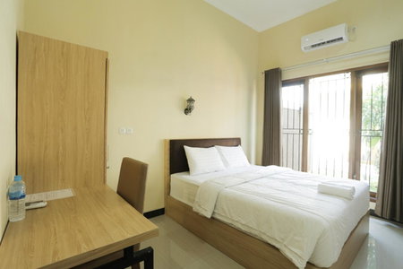 IDR Green Guest House Syariah Mitra RedDoorz, Solo, Indonesia