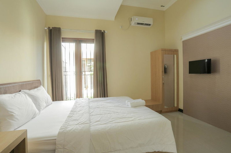 IDR Green Guest House Syariah Mitra RedDoorz, Solo, Indonesia