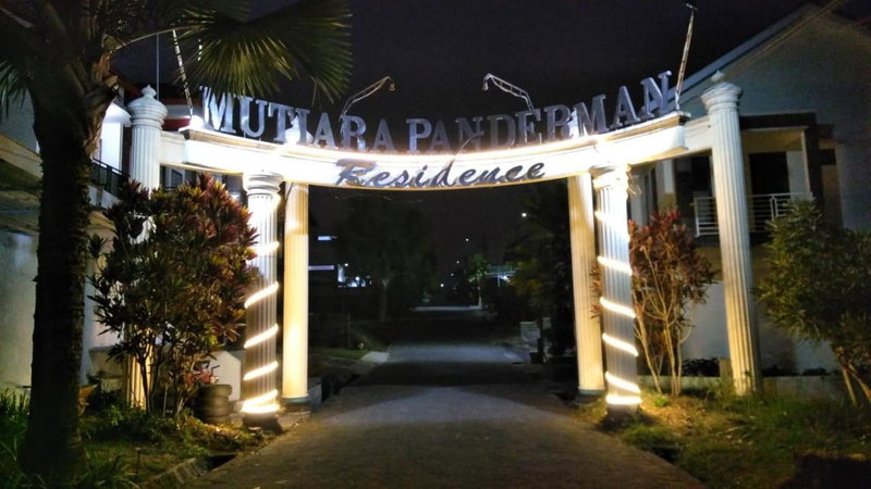 Villa Batu Safir, Batu, Indonesia