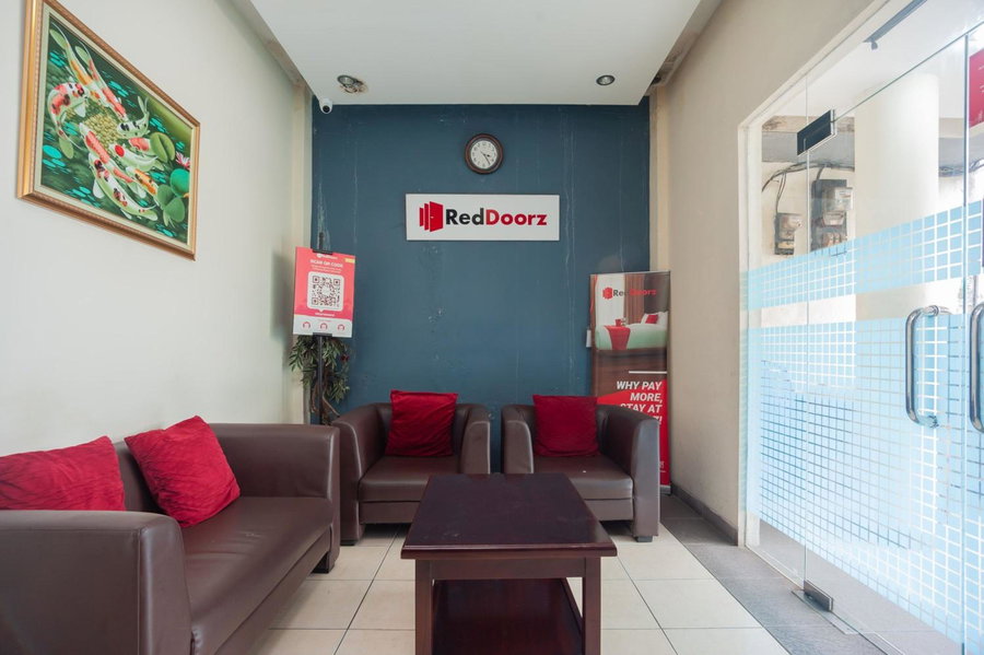 RedDoorz Plus near Universitas Indonesia, Jakarta, Indonesia