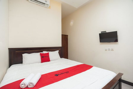 RedDoorz Plus near Universitas Indonesia, Jakarta, Indonesia