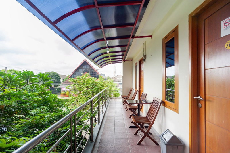 RedDoorz Plus near Universitas Indonesia, Jakarta, Indonesia