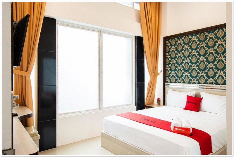 RedDoorz Plus @ Centrium Katamso Medan, Medan, Indonesia