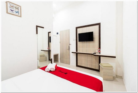 RedDoorz Plus @ Centrium Katamso Medan, Medan, Indonesia
