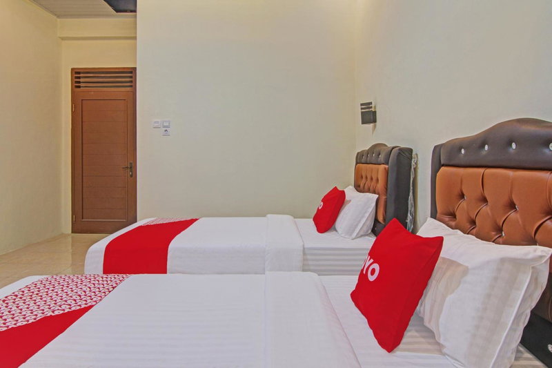 Capital O 90643 Suri Guest House Syariah, Padang, Indonesia