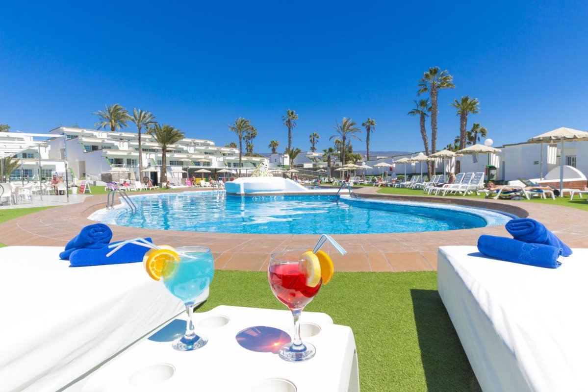 Vista Oasis, Spain