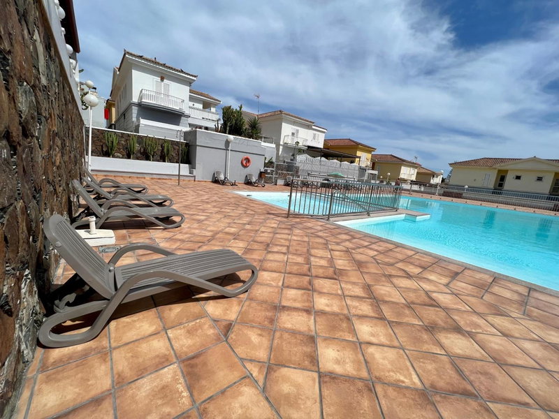 "Flora B&B "- Rooms in Privat Home Habitaciones en una casa privada, Maspalomas, Spain