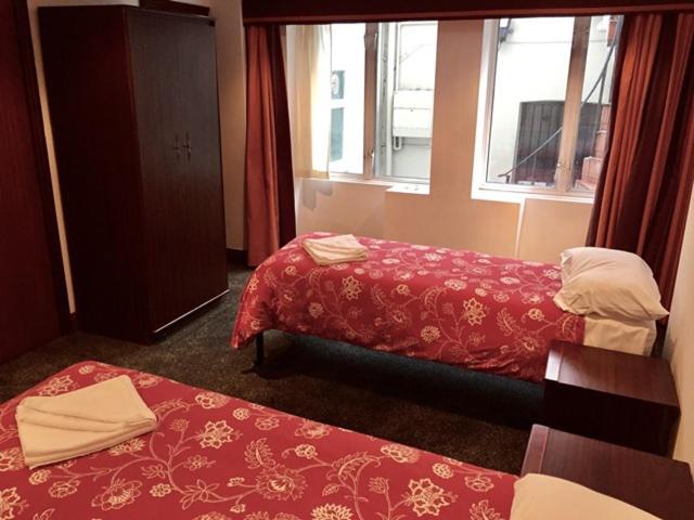 Four Stars Hotel, London, United Kingdom
