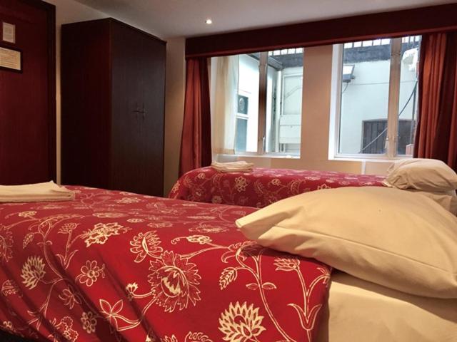 Four Stars Hotel, London, United Kingdom