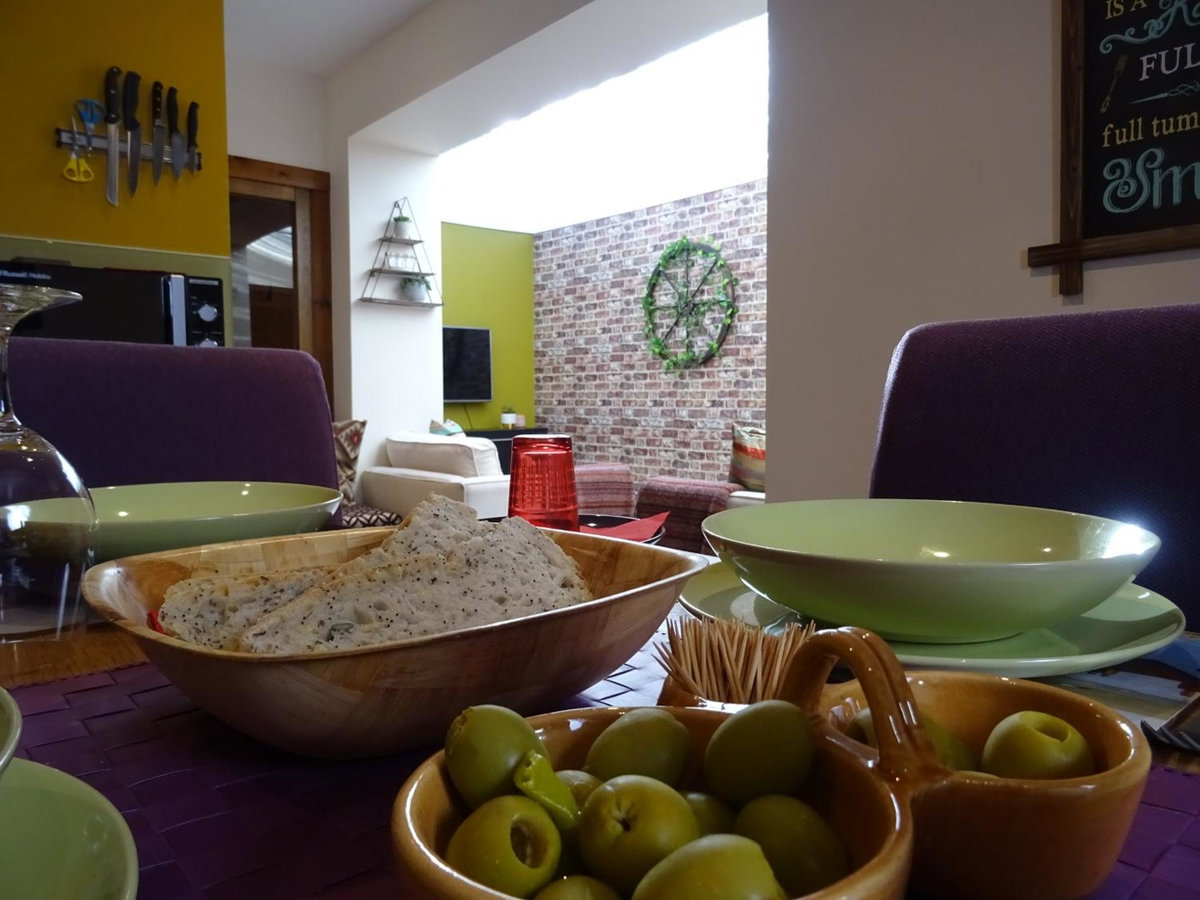 'Le Studio', United Kingdom