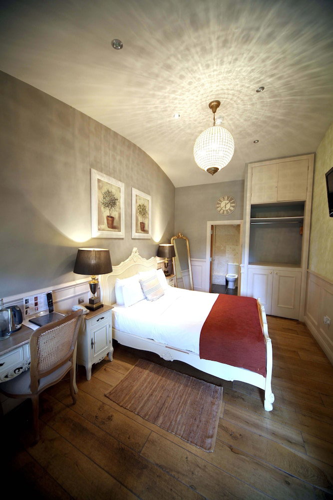 The Crown at Playhatch, United Kingdom
