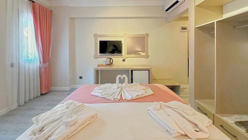 Casa De Levi̇ssi̇ Hotel Oludeni̇z, Fethiye, Turkey