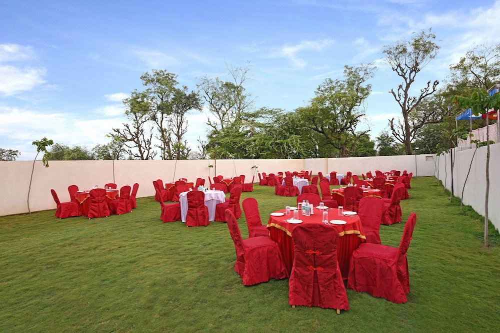 Hotel · Hotel The Rising, Vallabhnagar