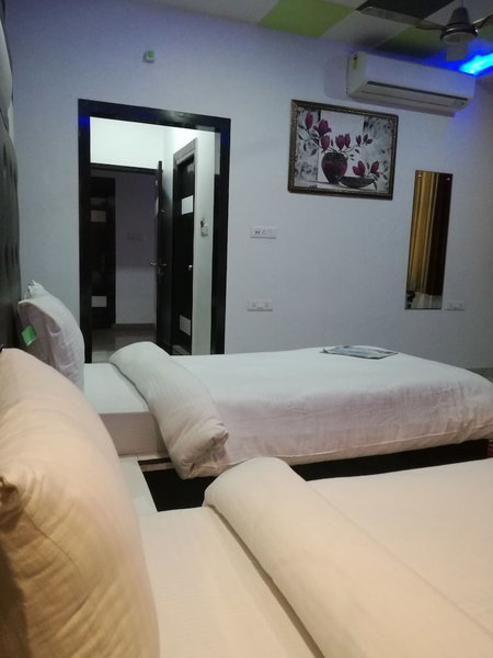 Hotel Dhanraj Palace, Bharatpur, India