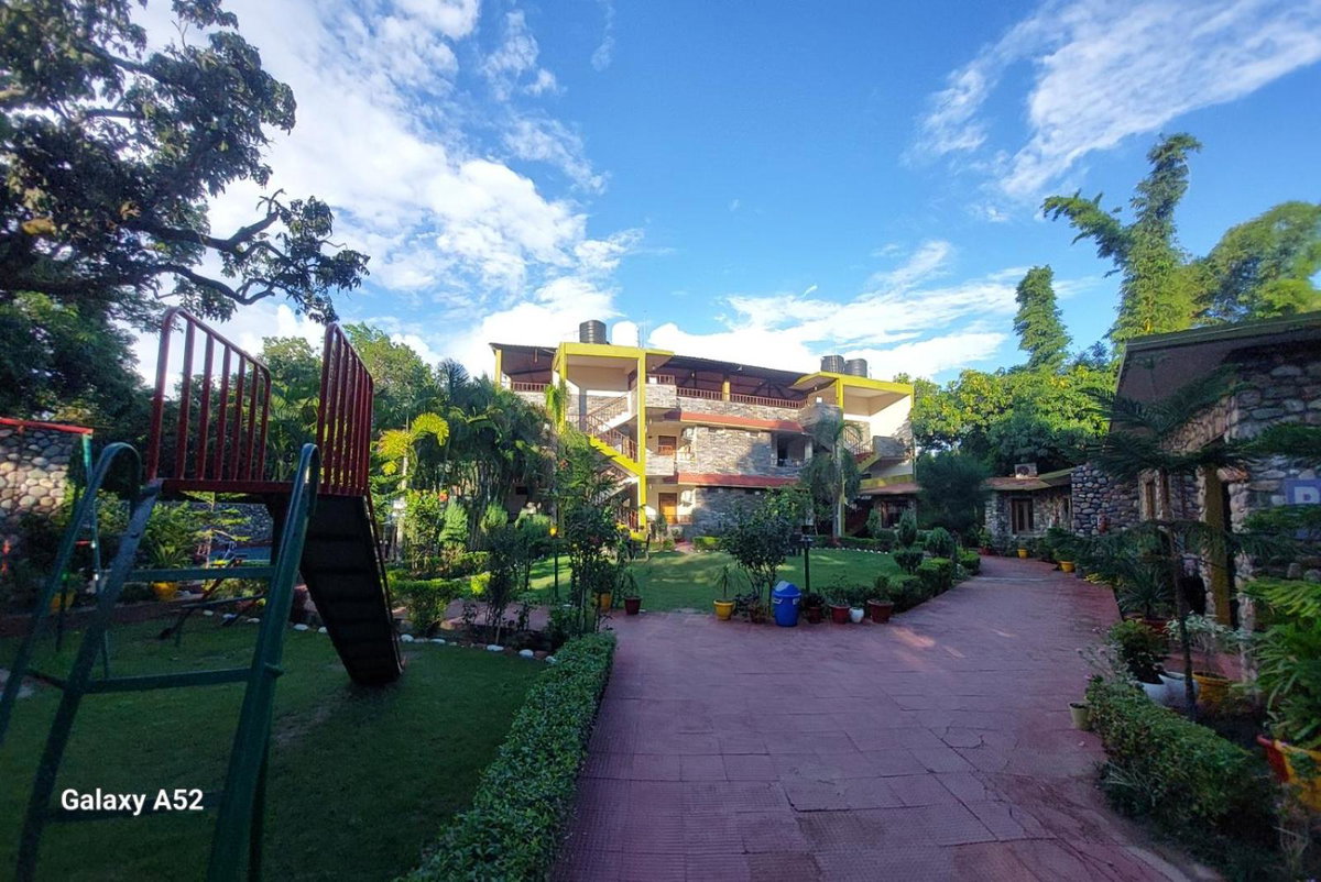 Hr Dukes den Resort, India